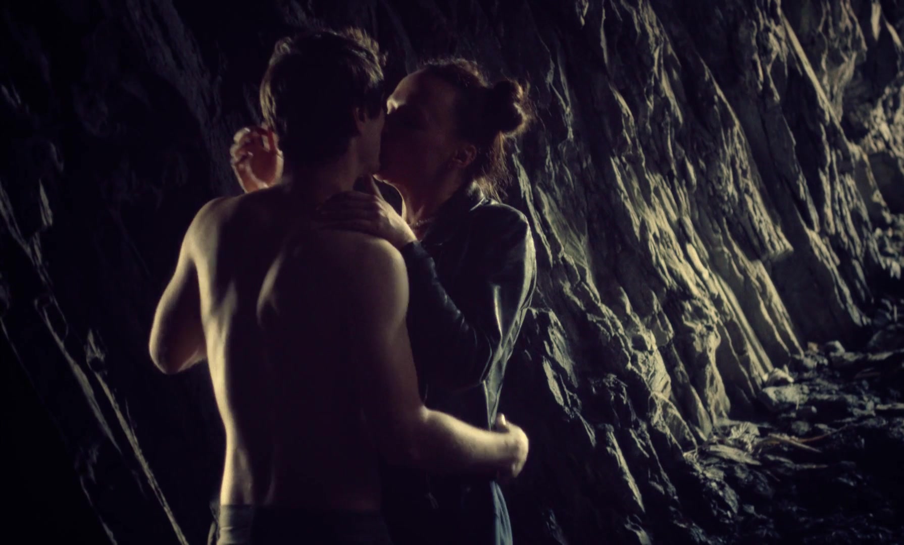 Pauline Lorillard – Debout sur la montagne (2019) Nude TV movie scene