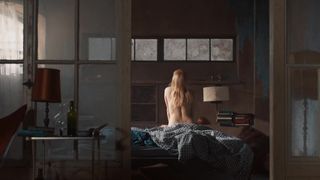 Laura Birn - Syysprinssi (2016) celeb hot video scene