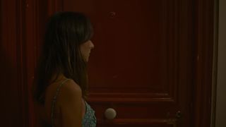 Lisa Wisznia - Un Volcan (2018) celeb hot scene