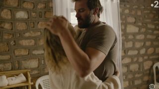 Marie-Josee Croze - Mirage s01e05 (2020) Nude movie video