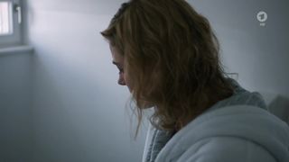 Cecilia Diesch nackte - Harter Brocken Die Kronzeugin (2017)