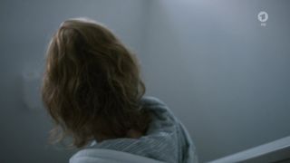 Cecilia Diesch nackte - Harter Brocken Die Kronzeugin (2017)