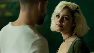 Sophie Charlotte - Ilha de Ferro s01e02 (2018) Hot scenes