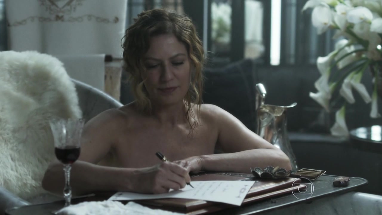 Alice Wegmann naked – Ligacoes perigosas (2016) (Season 1, Episode 3,6,8,10)