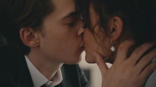 Frankie Shaw - SMILF s01e02 (2017) Hot nude scene