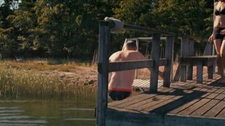 Essi Hellen, Minttu Mustakallio, Annaleena Sipila - Viikossa aikuiseksi (2015) Naked movie scenes