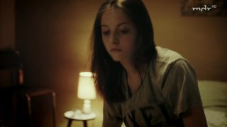 Paula Kroh - Was ich dir noch sagen wollte (2017) Censorship erotic scene