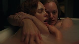 Odessa Young, Elisabeth Moss naked - Shirley (2020)
