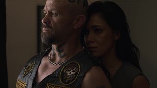 Abbey Lee, Simone Kessell - Outlaws (2017) sexy hot scene