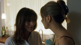 Petra Schmidt-Schaller, Ulrike C. Tscharre - Getrieben (2018) Naked adult movie scene