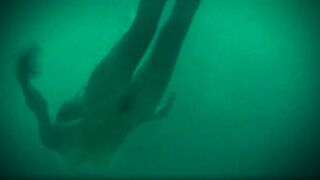 Suzan Anbeh naked - Aquarios (2001) Short Nude Scene