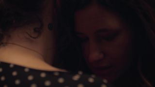 Kathryn Hahn, Katie Kershaw – Mrs. Fletcher s01e07 (2019) celeb topless scenes