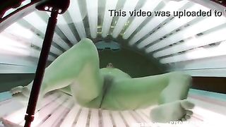 Voyeur Solarium video showing nude girls with great bodies getting a tan