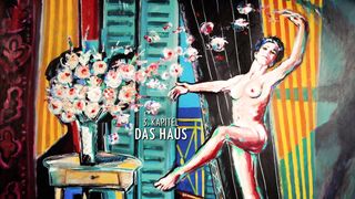 Amira Casar, Anne Helene Kotoujansky, and other – Ich und Kaminski (2015) actress topless scene