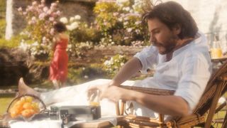 Amira Casar, Anne Helene Kotoujansky, and other – Ich und Kaminski (2015) actress topless scene