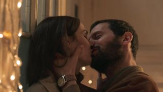 Camille Lou - Je te promets s01e10 (2021) celeb naked boobs