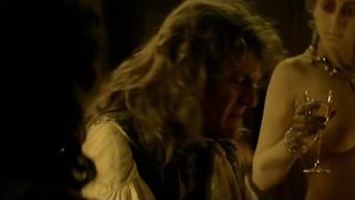 Claire Keim, Ingrid Rouif - Le Roi danse (2000) celebs hot video scene