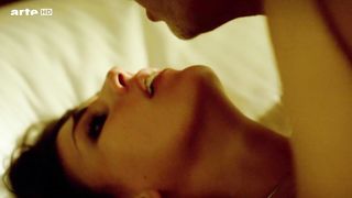 Darine Hamze - Beyrouth hotel (2011) sexy scene