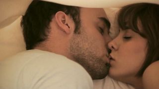 Marina Brox, Ana Loig, Paula Ortiz-Angulo - Pausa (2012) celebrity sexy video