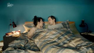 Marlene Morreis - Komm schon! s01e01 (2015) celebrity sex scene