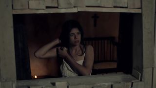 Miranda Gas - Laia (2016) actress nude scene