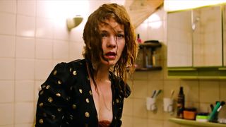 Angelina Hantsch topless - Wir Kinder vom Bahnhof Zoo s01e02 (2021) Berühmtheit nakte szene