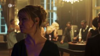 Lisa Wagner - Kommissarin Heller s01e10 (2019) celeb nude scene from the movie