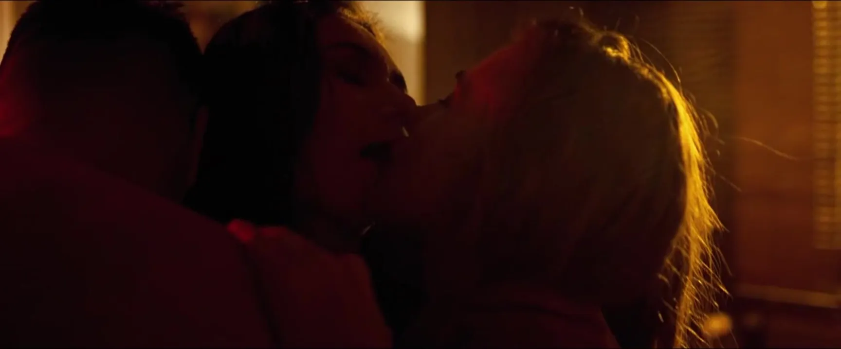 Katarzyna Zawadzka, Kamila Matyszczak - Banksterzy (2020) celeb hot scene  show boobs