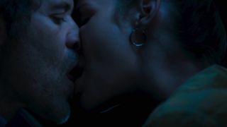 Louise Bourgoin, Melanie Doutey - Dreamchild (L'enfant reve) (2020) boobs scene