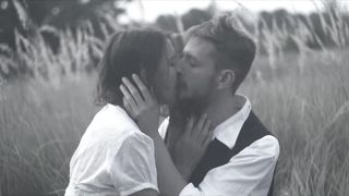 Aleksandra Porowska - Mysliwy (2020) celeb A sexy scene