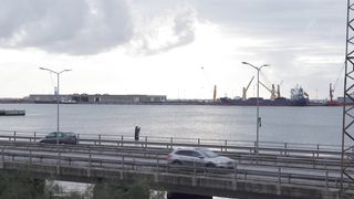 Alice Braga, Faith Alabi, Chloe Sevigny - We Are Who We Are s01e05 (2020) celeb sexy video