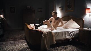 Annina Walt - Frieden s01e01e03e04e06 (2020) celeb sexy video