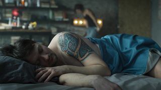 Sofya Volodchinskaya, Katerina Shpitsa - Topi s01e01 (2021) actress naked boobs