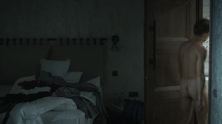 Sofya Volodchinskaya, Katerina Shpitsa - Topi s01e01 (2021) actress naked boobs