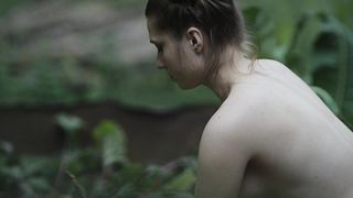 Veronika Moxireva - Topi s01e03 (2021) celebrity boobs scene