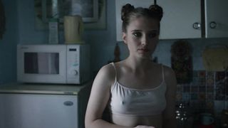 Veronika Moxireva - Topi s01e03 (2021) celebrity boobs scene