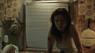 Bella Thorne - Girl (2020) actress booby video