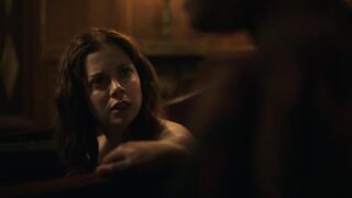 Charlotte Hope â The Spanish Princess s02e07 (2020) actress boobs scene