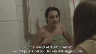 Keira LaHart, Valentina K. Alexeeva - Kan vi ikke bare ligge her (2020) celebs A sexy scene