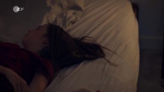 Laetitia Adrian, Bianca Nawrath - Unter anderen Umstanden s01e17 (2020) sexy actress videos