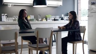 Laetitia Adrian, Bianca Nawrath - Unter anderen Umstanden s01e17 (2020) sexy actress videos