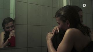 Lea Freund - Der Usedom-Krimi s01e11 (2020) actress boobs scene