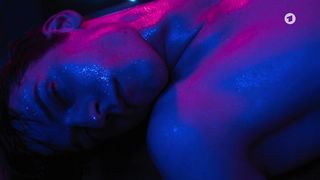 Lea Freund - Der Usedom-Krimi s01e11 (2020) actress boobs scene