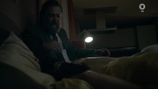 Lilith HaÃ le - Ein Schritt zu viel (2020) celeb topless video