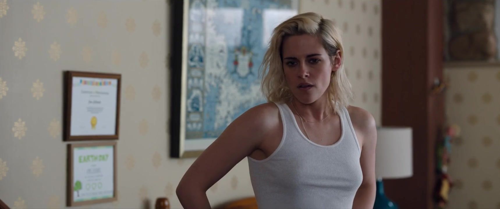 Mackenzie Davis, Kristen Stewart jaw-dropping - Happiest Season (2020) celeb  girly-girl handsome sequence - Erotic Art Sex Video