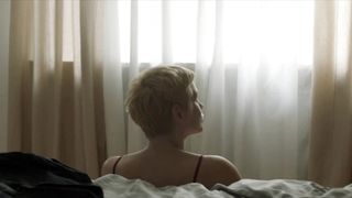 Nina Schwabe - Ein Fisch, der auf dem Rucken schwimmt (2020) celeb booby video