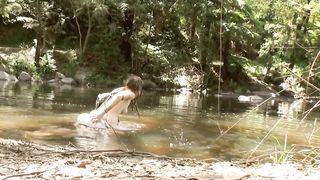 Dirty Bare crasy girl