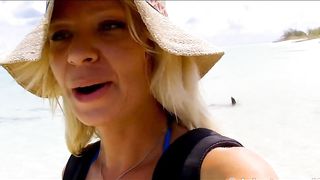 Explicit Nude Amateur Mommy om the Beach