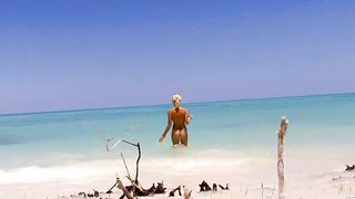 Explicit Nude Amateur Mommy om the Beach