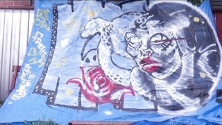 Naked Graffiti Artist_2